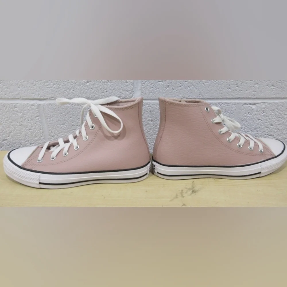 Converse Chuck Taylor All Star Counter Climate Leather GS Size 4 NWOT